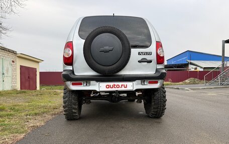 Chevrolet Niva I рестайлинг, 2004 год, 630 000 рублей, 3 фотография