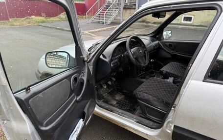 Chevrolet Niva I рестайлинг, 2004 год, 630 000 рублей, 7 фотография