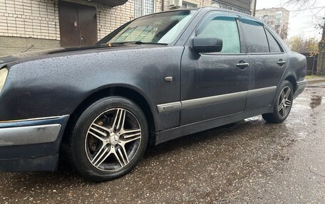 Mercedes-Benz E-Класс, 1997 год, 190 000 рублей, 13 фотография