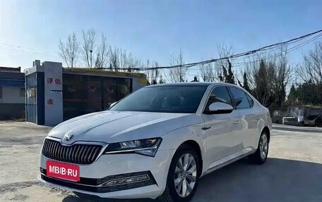 Skoda Superb III рестайлинг, 2021 год, 2 125 000 рублей, 1 фотография