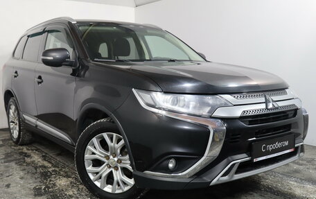 Mitsubishi Outlander III рестайлинг 3, 2018 год, 1 839 000 рублей, 1 фотография