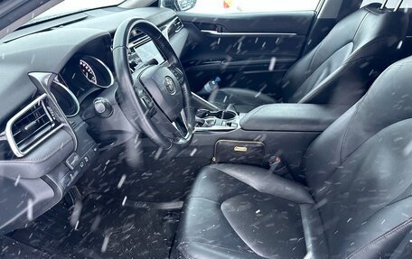 Toyota Camry, 2019 год, 2 680 000 рублей, 10 фотография