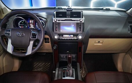 Toyota Land Cruiser Prado 150 рестайлинг 2, 2016 год, 3 500 000 рублей, 12 фотография