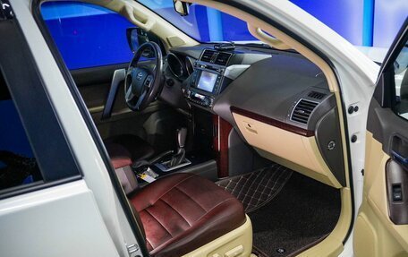 Toyota Land Cruiser Prado 150 рестайлинг 2, 2016 год, 3 500 000 рублей, 13 фотография