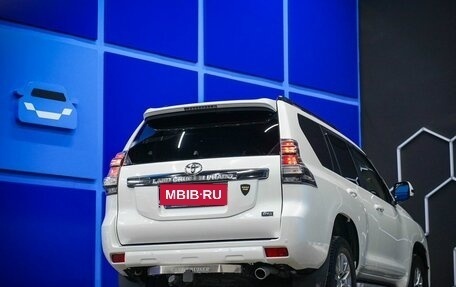 Toyota Land Cruiser Prado 150 рестайлинг 2, 2016 год, 3 500 000 рублей, 6 фотография