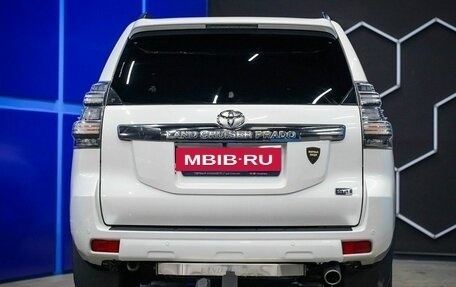 Toyota Land Cruiser Prado 150 рестайлинг 2, 2016 год, 3 500 000 рублей, 8 фотография