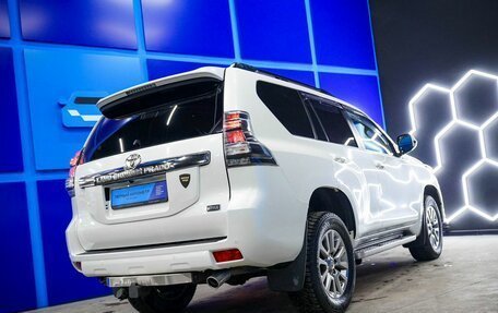 Toyota Land Cruiser Prado 150 рестайлинг 2, 2016 год, 3 500 000 рублей, 23 фотография