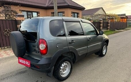 Chevrolet Niva I рестайлинг, 2018 год, 590 000 рублей, 4 фотография