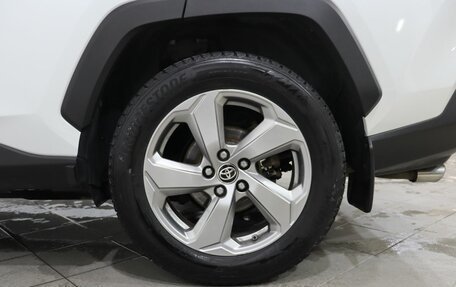 Toyota RAV4, 2021 год, 3 590 000 рублей, 9 фотография