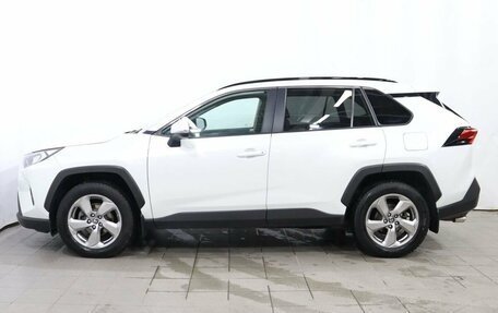 Toyota RAV4, 2021 год, 3 590 000 рублей, 8 фотография