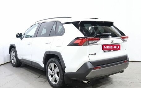 Toyota RAV4, 2021 год, 3 590 000 рублей, 6 фотография