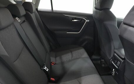 Toyota RAV4, 2021 год, 3 590 000 рублей, 21 фотография