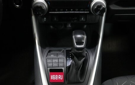 Toyota RAV4, 2021 год, 3 590 000 рублей, 18 фотография