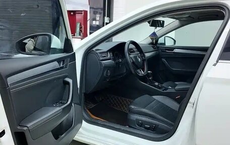 Skoda Superb III рестайлинг, 2021 год, 2 125 000 рублей, 9 фотография