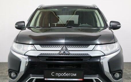 Mitsubishi Outlander III рестайлинг 3, 2018 год, 1 839 000 рублей, 2 фотография