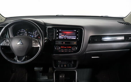 Mitsubishi Outlander III рестайлинг 3, 2018 год, 1 839 000 рублей, 7 фотография