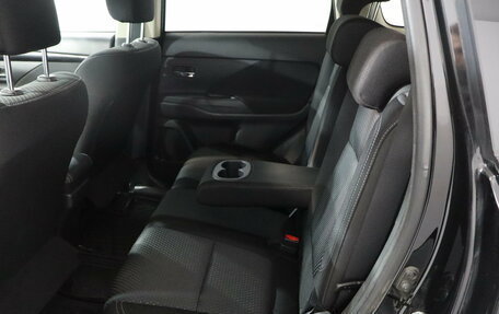 Mitsubishi Outlander III рестайлинг 3, 2018 год, 1 839 000 рублей, 14 фотография