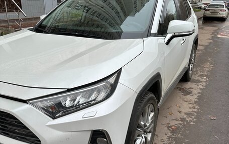 Toyota RAV4, 2019 год, 2 650 000 рублей, 9 фотография