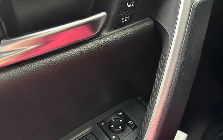 Toyota RAV4, 2019 год, 2 650 000 рублей, 7 фотография