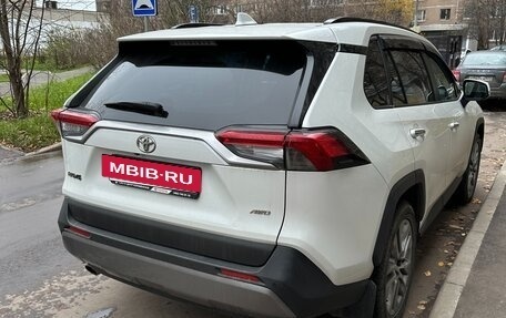 Toyota RAV4, 2019 год, 2 650 000 рублей, 11 фотография