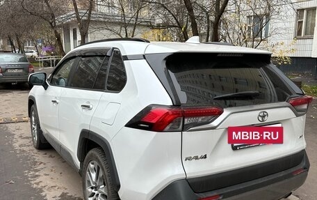 Toyota RAV4, 2019 год, 2 650 000 рублей, 12 фотография