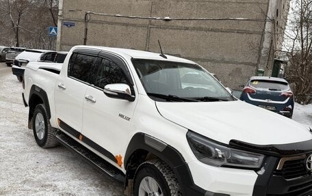 Toyota Hilux VIII, 2017 год, 3 300 000 рублей, 3 фотография