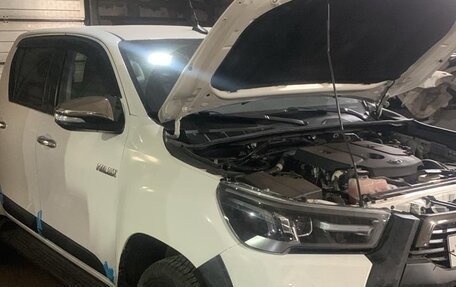 Toyota Hilux VIII, 2017 год, 3 300 000 рублей, 5 фотография