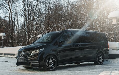 Mercedes-Benz V-Класс, 2023 год, 14 500 000 рублей, 2 фотография