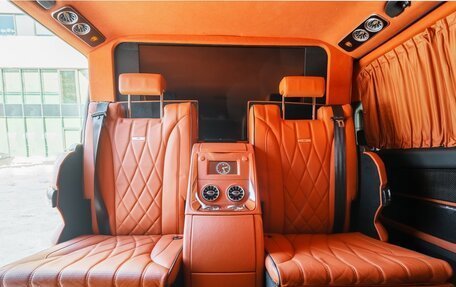 Mercedes-Benz V-Класс, 2023 год, 14 500 000 рублей, 20 фотография