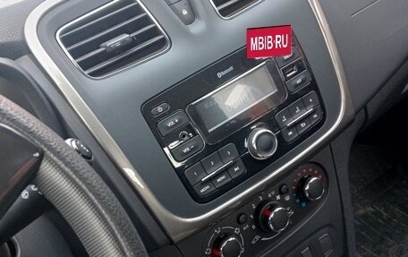 Renault Logan II, 2018 год, 1 200 000 рублей, 3 фотография