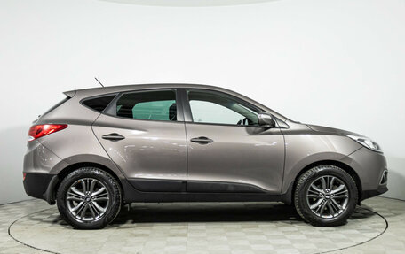 Hyundai ix35 I рестайлинг, 2014 год, 1 000 000 рублей, 4 фотография