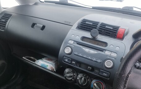 Honda Fit III, 2001 год, 320 000 рублей, 15 фотография