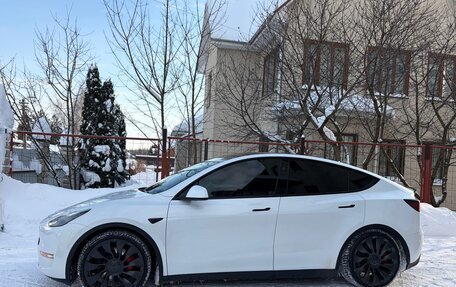 Tesla Model Y I, 2023 год, 5 550 000 рублей, 4 фотография