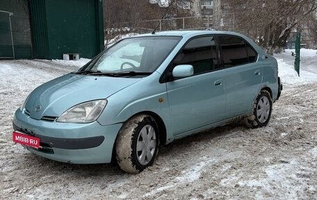 Toyota Prius IV XW50, 1999 год, 235 000 рублей, 1 фотография