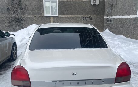 Hyundai Sonata IV рестайлинг, 2000 год, 130 000 рублей, 3 фотография