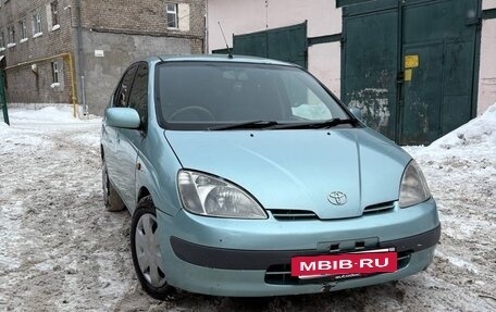 Toyota Prius IV XW50, 1999 год, 235 000 рублей, 2 фотография