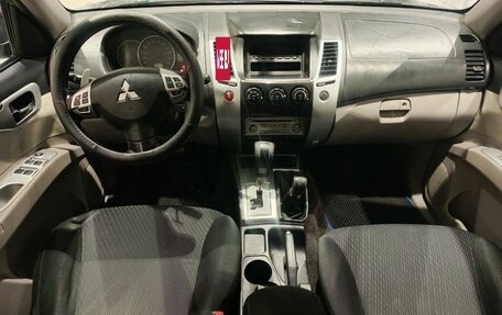 Mitsubishi Pajero IV, 2010 год, 1 375 000 рублей, 12 фотография