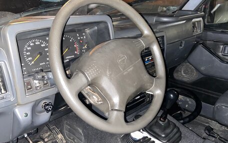 Nissan Patrol, 1991 год, 3 000 000 рублей, 6 фотография