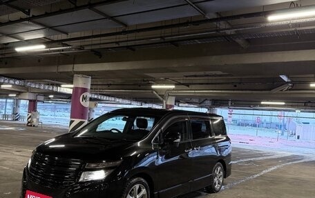 Nissan Elgrand III, 2011 год, 950 000 рублей, 2 фотография