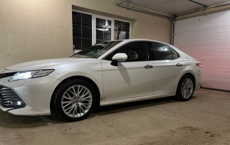 Toyota Camry, 2018 год, 2 500 000 рублей, 2 фотография