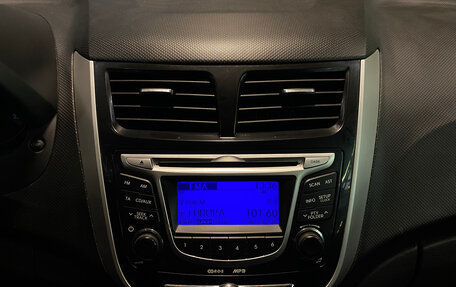 Hyundai Solaris II рестайлинг, 2011 год, 735 000 рублей, 12 фотография