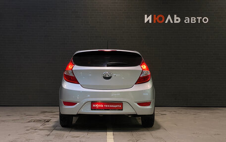 Hyundai Solaris II рестайлинг, 2011 год, 735 000 рублей, 6 фотография