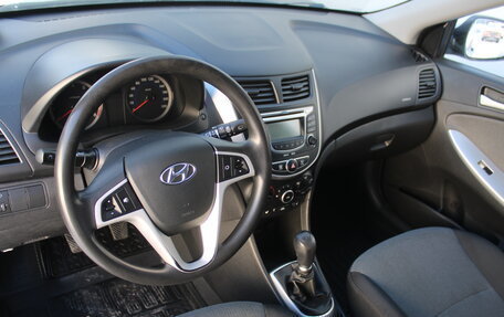 Hyundai Solaris II рестайлинг, 2012 год, 735 000 рублей, 10 фотография