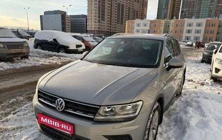 Volkswagen Tiguan II, 2017 год, 1 850 000 рублей, 2 фотография