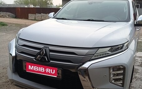 Mitsubishi Pajero Sport III рестайлинг, 2020 год, 4 350 000 рублей, 1 фотография