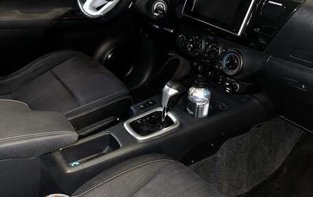 Toyota Hilux VIII, 2016 год, 3 500 000 рублей, 12 фотография