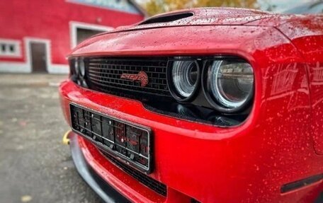 Dodge Challenger III рестайлинг 2, 2020 год, 3 499 000 рублей, 6 фотография