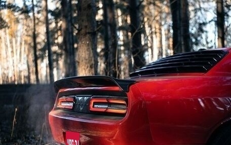 Dodge Challenger III рестайлинг 2, 2020 год, 3 499 000 рублей, 3 фотография