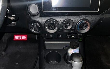 Toyota Hilux VIII, 2016 год, 3 500 000 рублей, 10 фотография