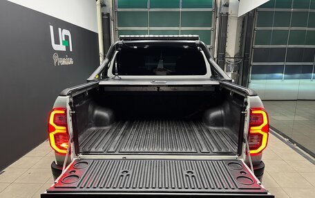 Toyota Hilux VIII, 2021 год, 6 150 000 рублей, 4 фотография